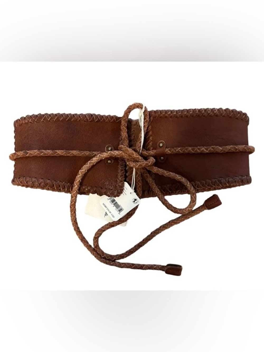 Free People  (USED belt)
Color: Brown 
Braided Leather Waist Belt
Women’s
Medium